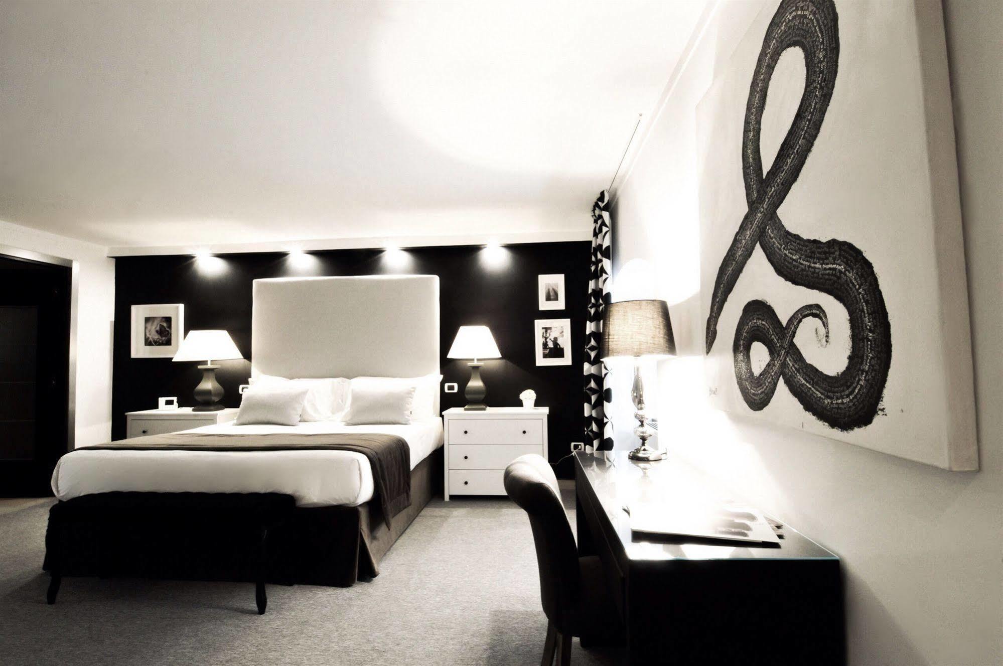 나폴리 The Royals Experience B&B 외부 사진