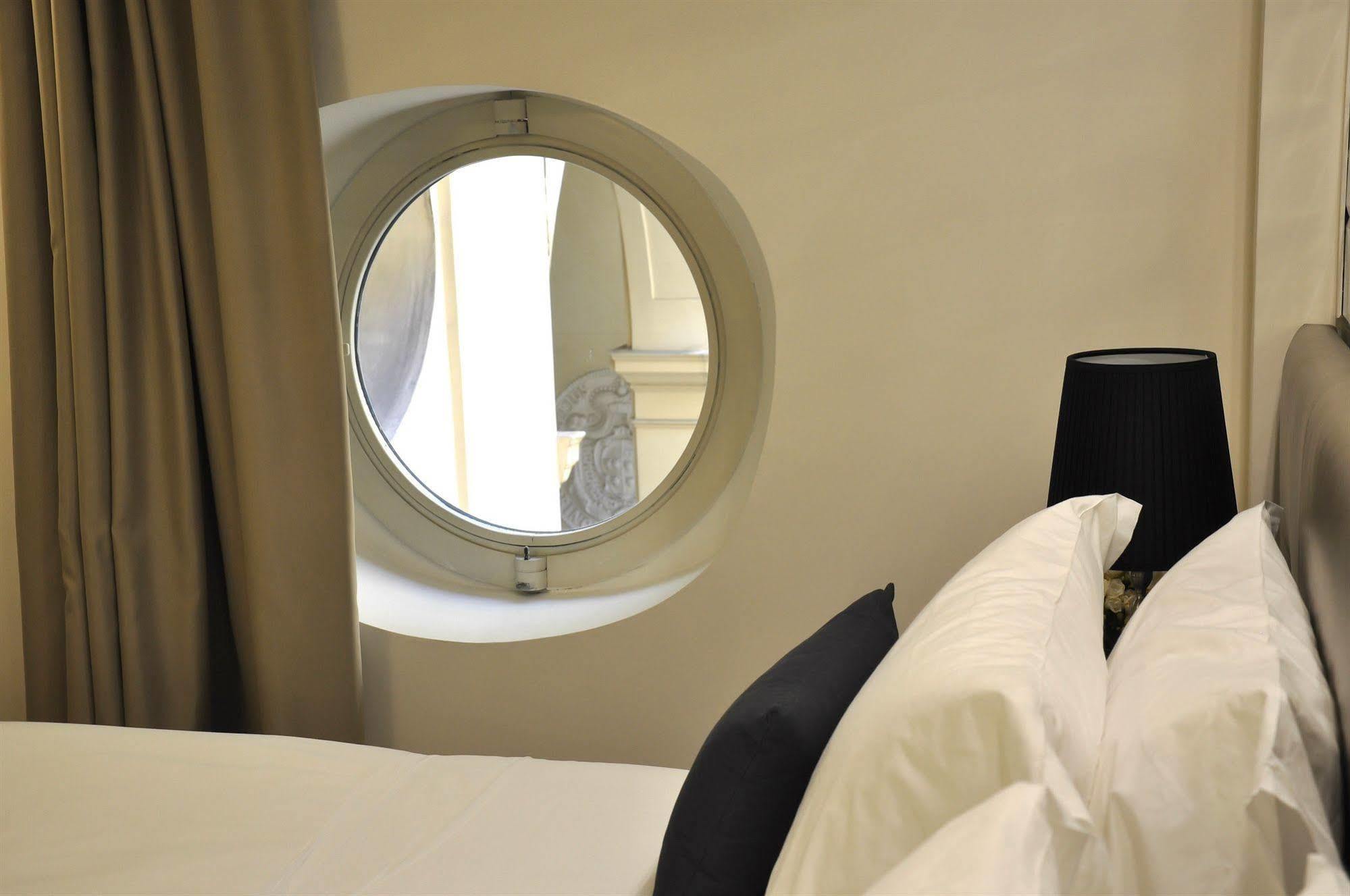 나폴리 The Royals Experience B&B 외부 사진