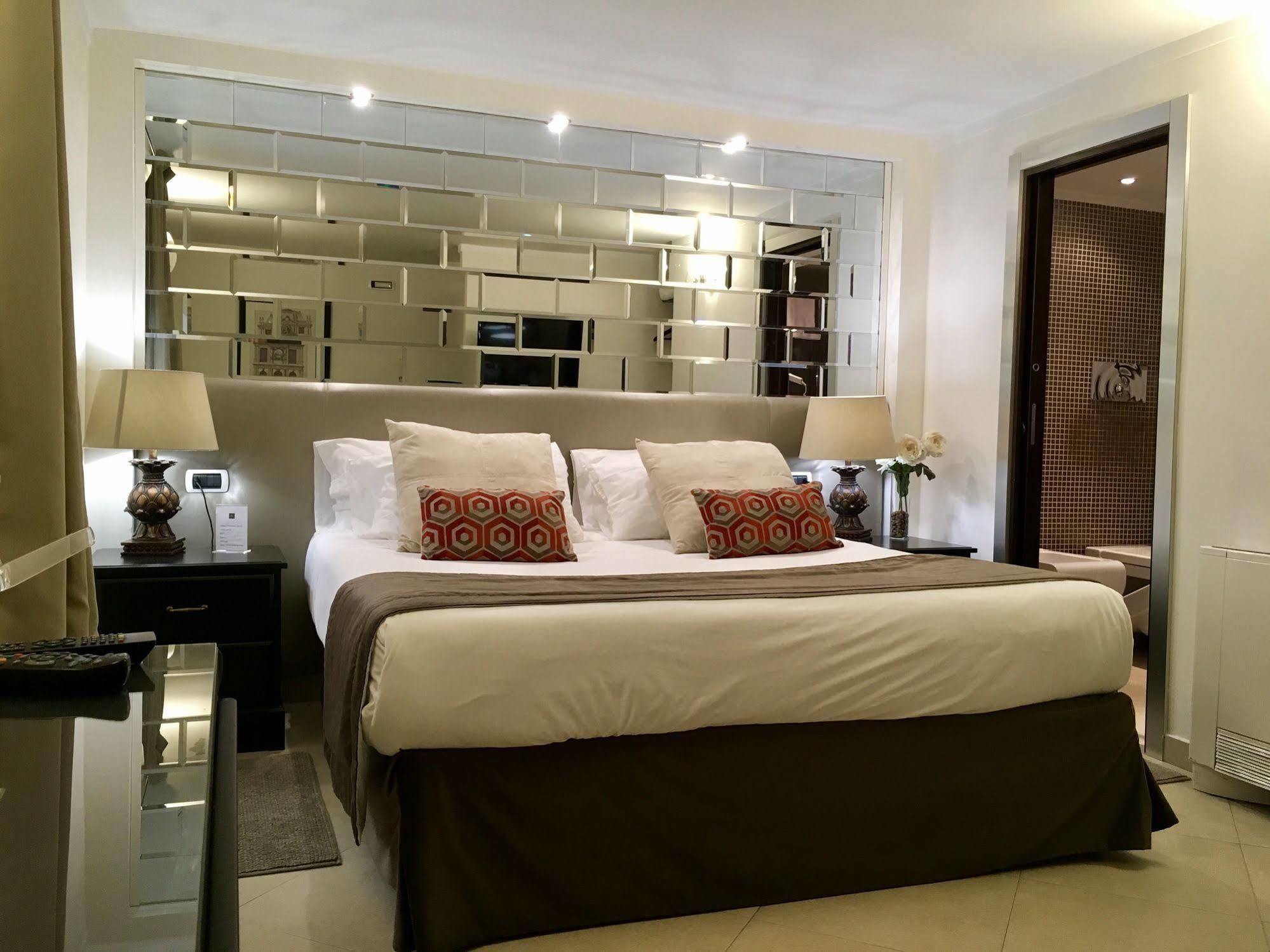 나폴리 The Royals Experience B&B 외부 사진