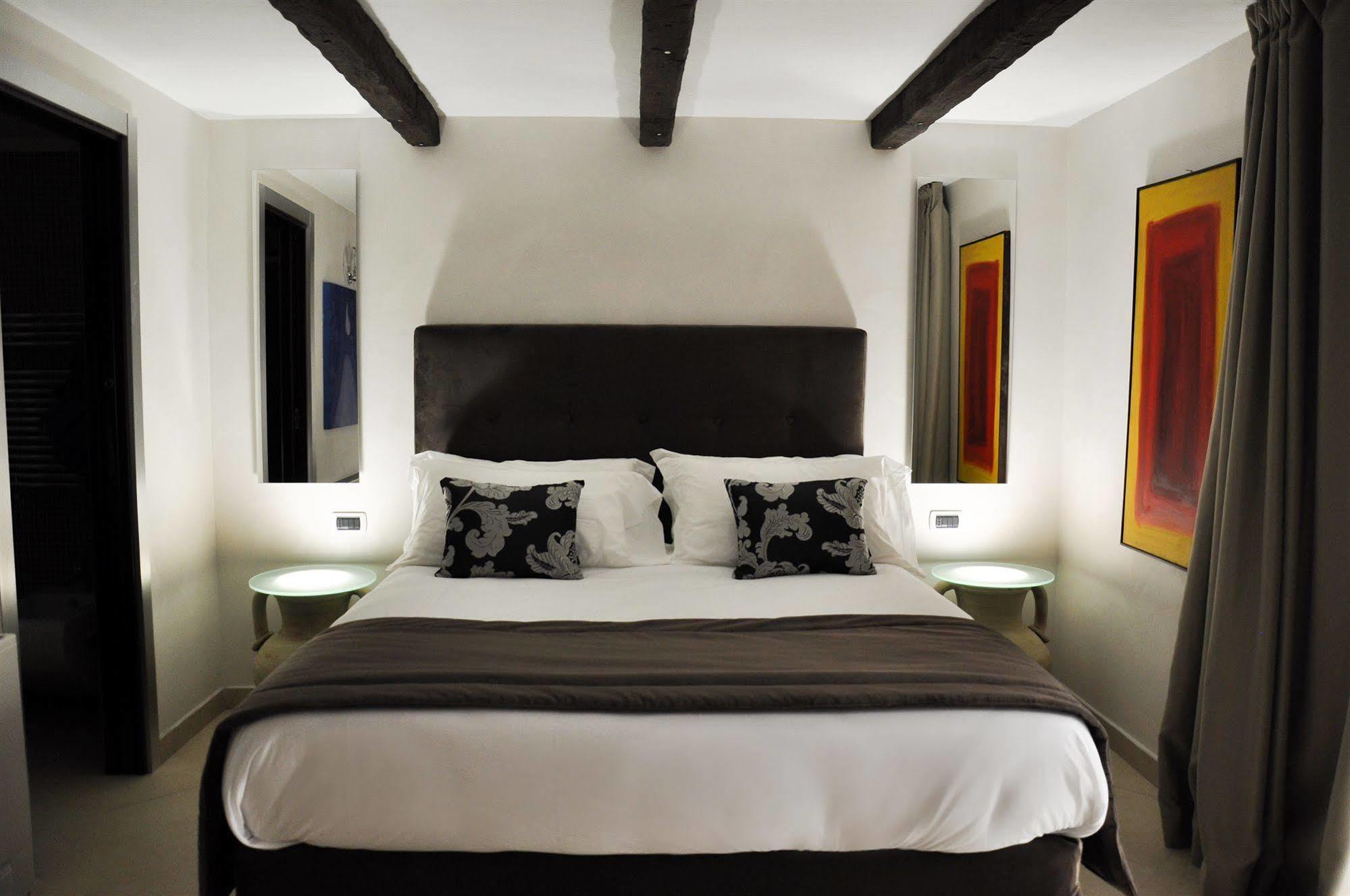 나폴리 The Royals Experience B&B 외부 사진